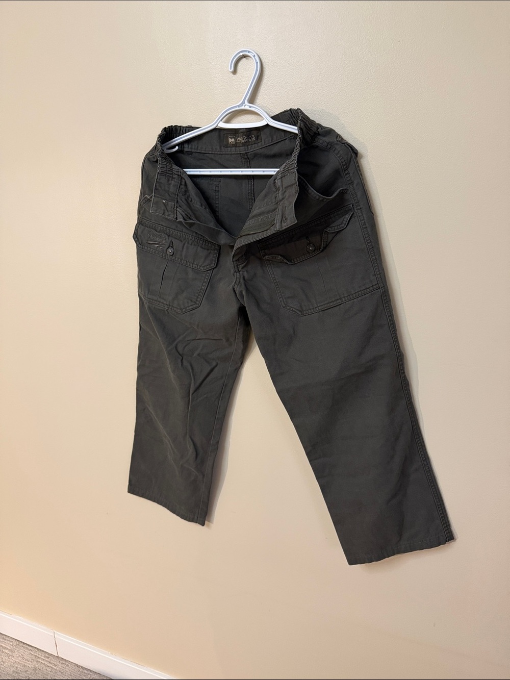 Women's Straight-Leg 30x30 Cargo Pants in Olive Green